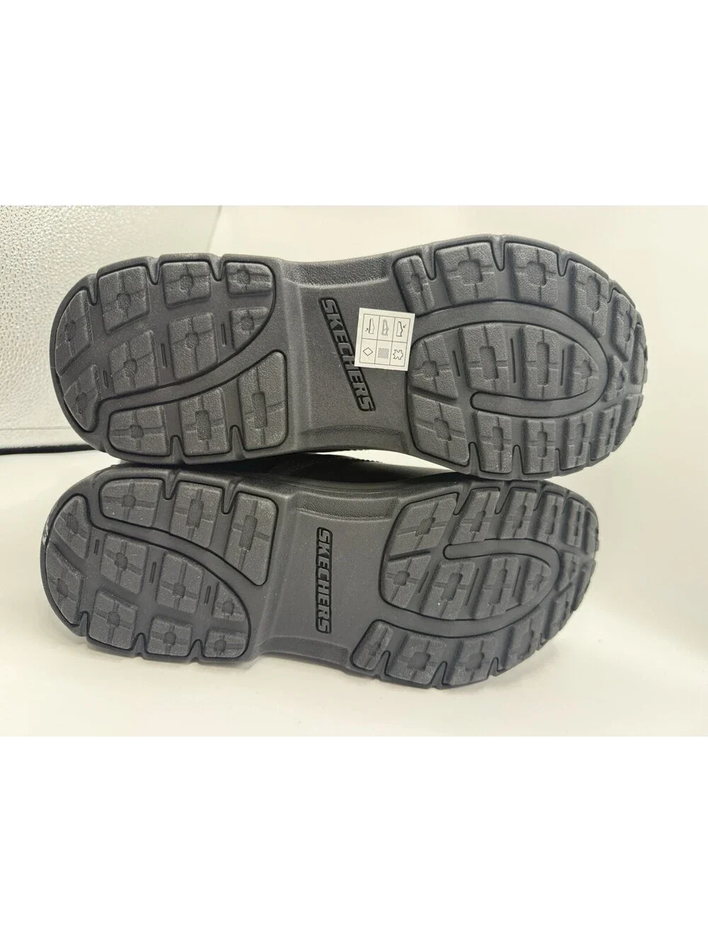 Skechers men’s segment